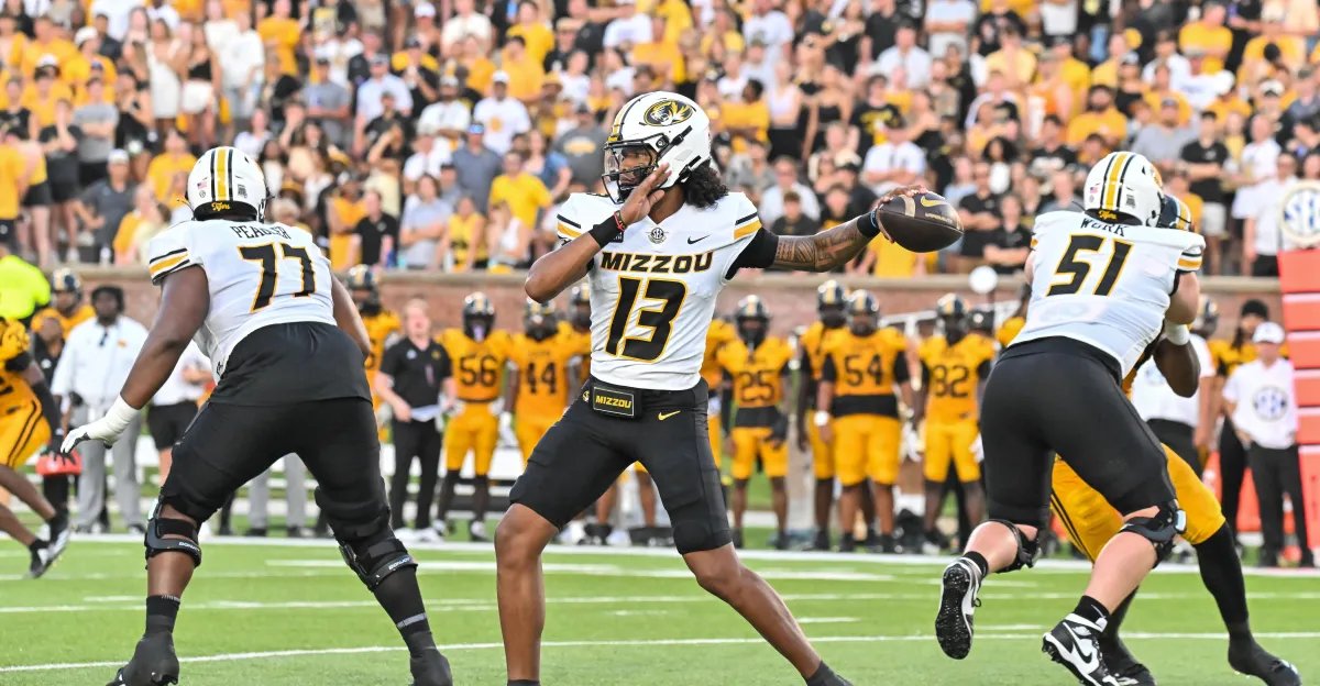سيمونز، اتصال Olugbode يدفع Mizzou نحو طريق افتتاح الموسم